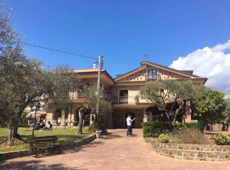 فندق La Ginestra Castel San Lorenzo المظهر الخارجي الصورة