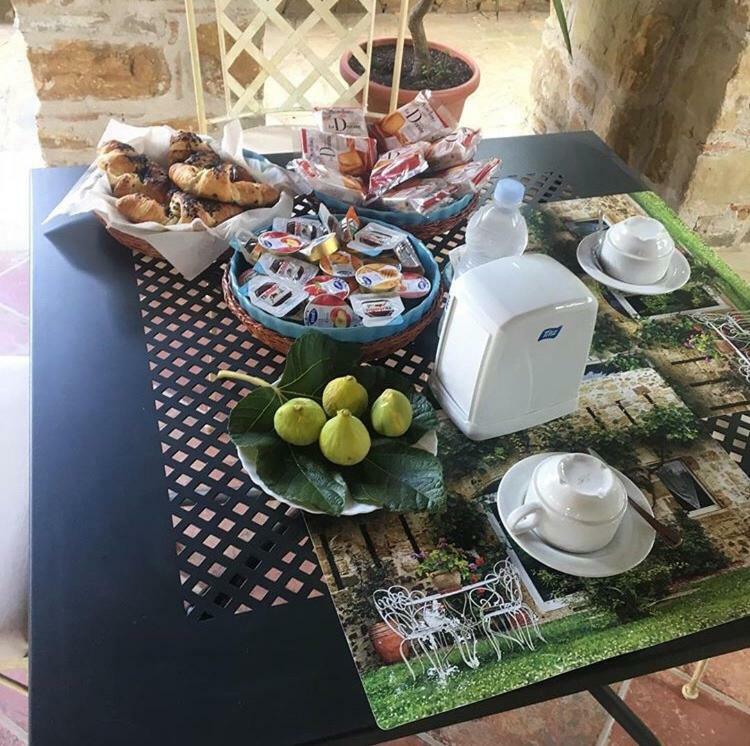 فندق La Ginestra Castel San Lorenzo المظهر الخارجي الصورة